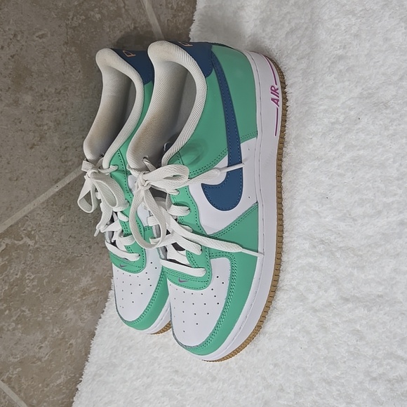 Nike Air Force Ones - Picture 4 of 5